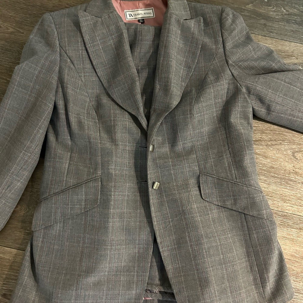 Travis Ayer’s Pant suit